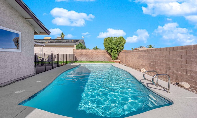 Spring Valley House | Renovated Modern Home with Pool. Minutes from the Las Vegas Strip