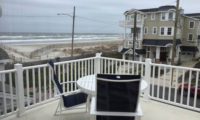 Sea Isle City House | Renovated Nearly Beachfront 4BR 3.5B townhome, Midtown SIC, Spectacular views!