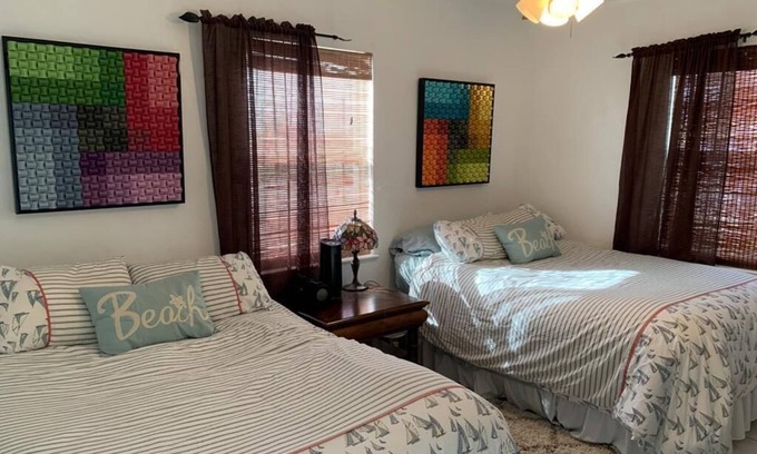 Hollywood Condo | RENOVATED OCEAN VIEW APARTMENT