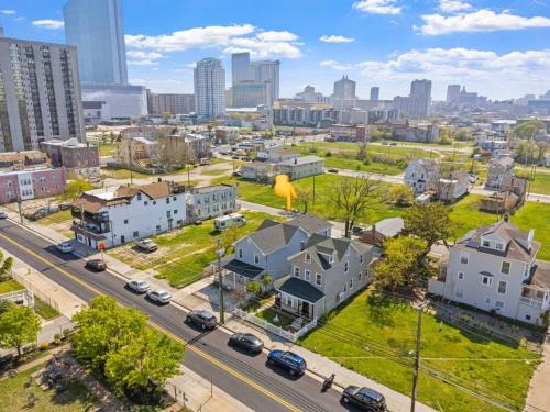 Atlantic City House | Renovated Ranch Style 6BR 4BA Duplex Beach House