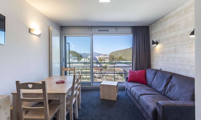Eaux-Bonnes Apartment | Renovated studio for 6, near slopes, terraces, equipped kitchenette