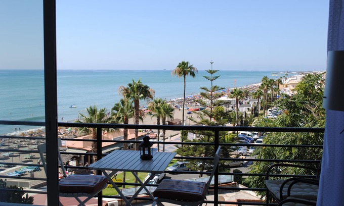 Carihuela Apartment | Renovated studio on the beachfront, wifi, satellite TV and air conditioning