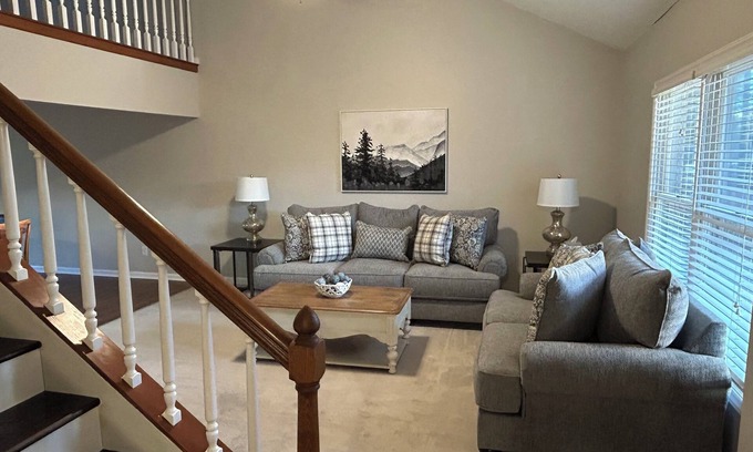 Pinehurst House | Renovated Townhome Near Pinehurst -Monthly Renters and Pets Welcome!