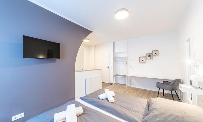 Mitte Apartment | Renoviert und Modern