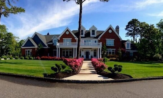 Swainton House | Rent an 8 Bedroom 12,000 Square Foot Mansion!