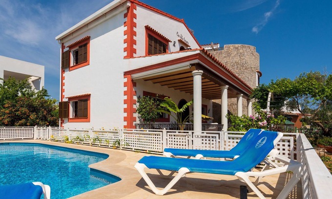 Puig d'en Valls Villa | Rent holiday house in Ibiza. FREE WIFI & PRIVATE POOL