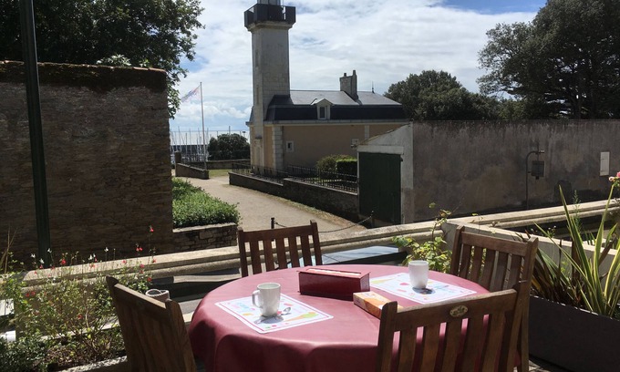 Pornic Apartment | rent in a former boarding house near the port and the sea