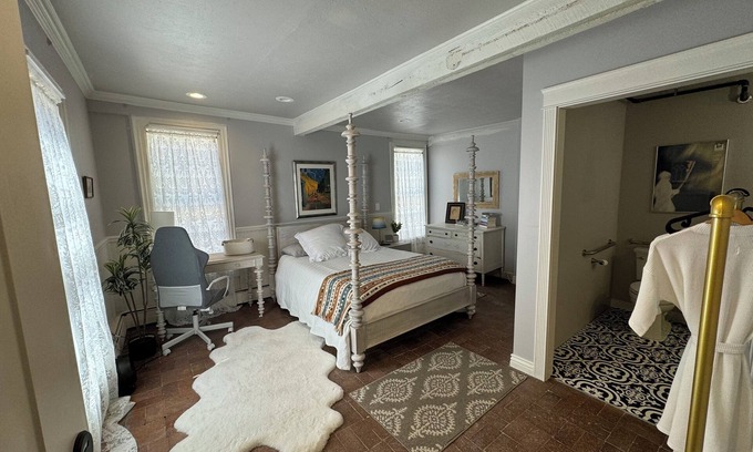 Historic District House | Rent the Entire Historic St James Hotel located in charming Georgetown!