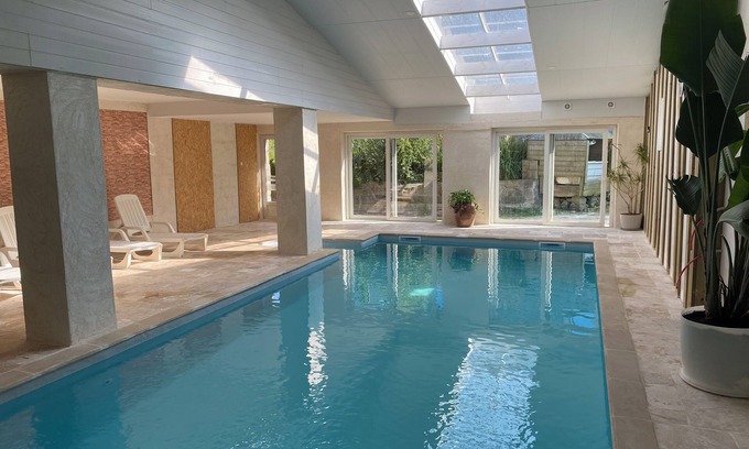 Kerlouet House | Rental house with pool sauna