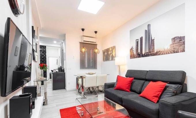 Imperial Apartment | Rentalis Madrid Río | Modern apartment next to Madrid Río with parking
