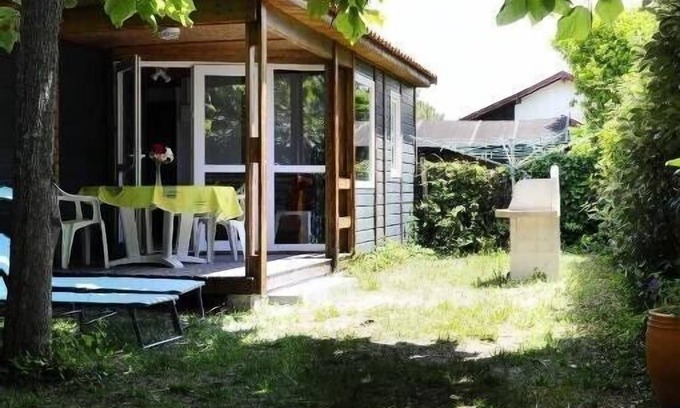 Mimizan Ski Chalet | Rentals close to shops with enclosed garden for families or others
