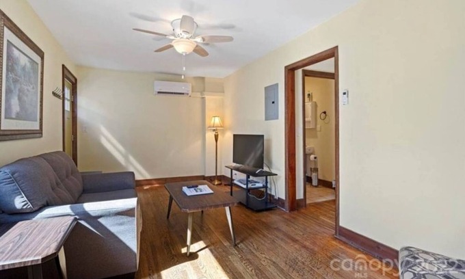Hot Springs Apartment | Reopened since Helene 🩵 Spacious 2-bedroom suite in the center of Hot Springs