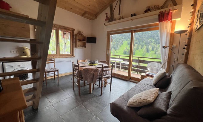 La Clusaz Apartment | Reposire, apartment 8 - 5 pers. directly south