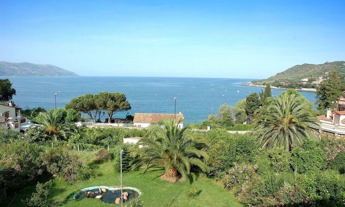 Tiuccia Apartment | Res Les Dauphins - 6 people apartment sea view, beach 350 m, near Ajaccio
