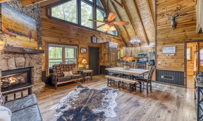 Blue Ridge Cabin | Reserve your Getaway at The Rustic Retreat-3 private acres!