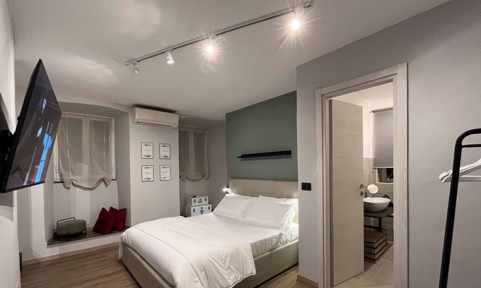San Fruttuoso Apartment | Reserved apartment in the center, just renovated