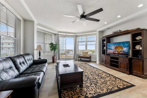 Diamond Beach Apartment | Residence 111 At The Grand