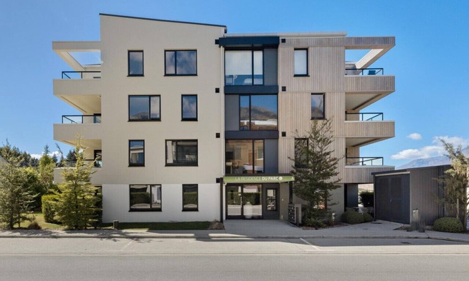 Arthur's Point Apartment | Residence Du Parc 5 at the base of Coronet Peak