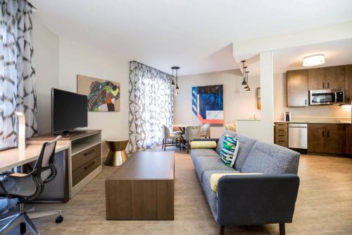 Starwood Village Hotel | Residence Inn by Marriott Dallas Frisco