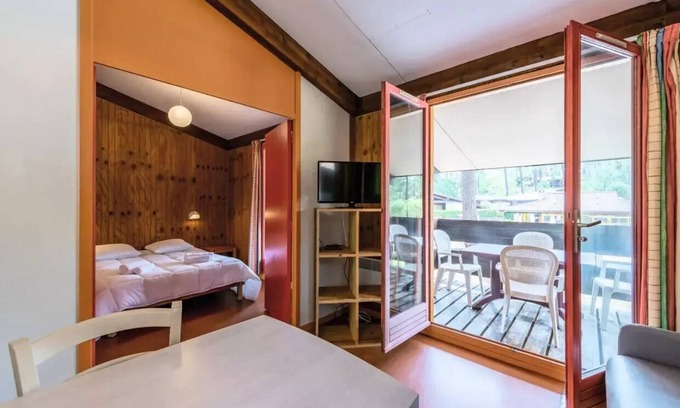 Maubuisson Apartment | Residence Les Sentes - 3 room apartment for 3 people covered balcony