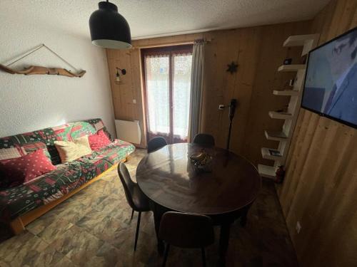 Valloire Apartment | Residence Les Choseaux - 2 pièces cabine 4 personnes exposé Sud MAE-5764