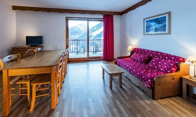 Arvieux Apartment | Residence Les Granges d'Arvieux ** - 3 Rooms 6/8 People Mountain Corner
