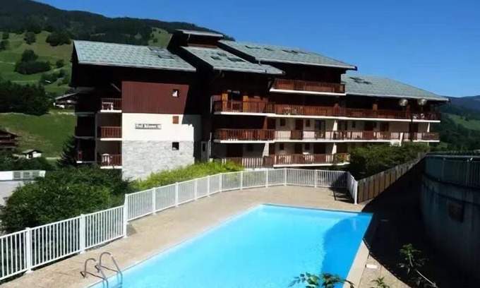Areches Apartment | Residence Val Blanc 1 - South facing apartment in the heart of the village, close to ski lifts
