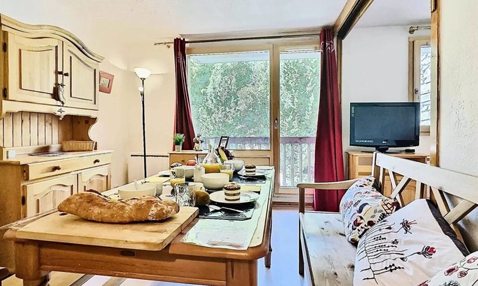 Val-d'Isere Apartment | Residence Val D'illaz - Pleasant 2 room apartment cabin for 6 people located in Val d'Isère, close to the center of the resort