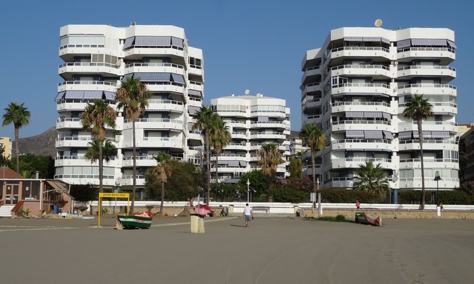 Carihuela Apartment | Residencía Pez Espada, luxury apartment with swimming pool and private parking