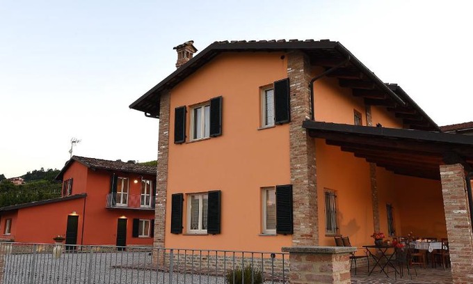 Castiglione Falletto House | Residenza Albatros