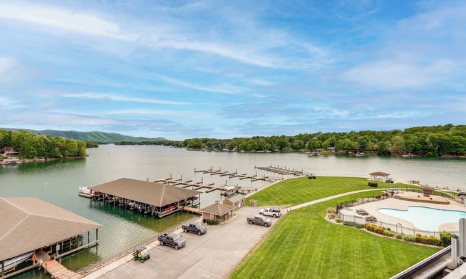 Huddleston Condo | Resort Amenities & Beach Access: Huddleston Condo