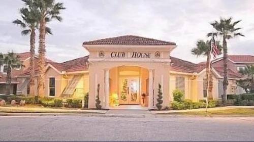 Lake Berkley House | Resort Community 4 Bedroom Family Home, Pool & 15 Min Disney