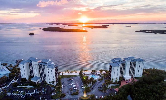 Punta Rassa Hotel | Resort Harbour Properties - Fort Myers / Sanibel Gateway