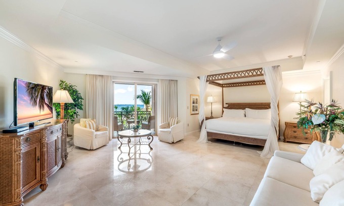 Seven Mile Beach Condo | Resort Ocean View Apartment steps away from 7 Mile Beach at The Ritz-Carlton