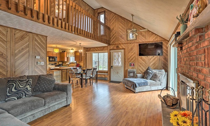 Bushkill House | Resort Perks: Picturesque Poconos Getaway!