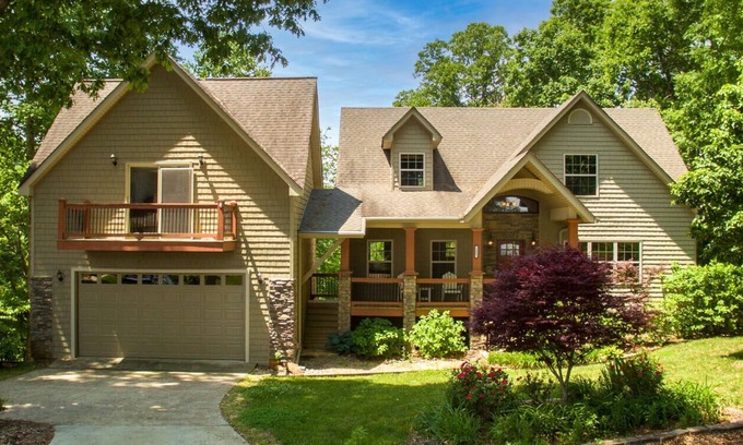 Young Harris House | Respite Ridge with Game Room - Stunning View