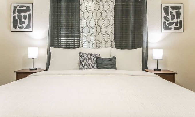 Medina Valley House | Rest & Relax/SeaWorld/Lackland