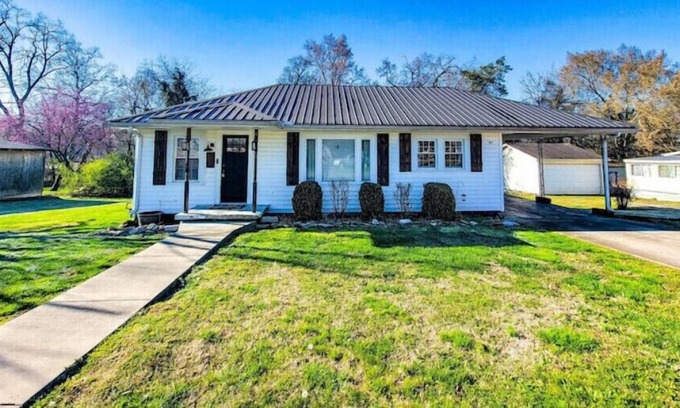 Shelbyville House | Rest well at Eden