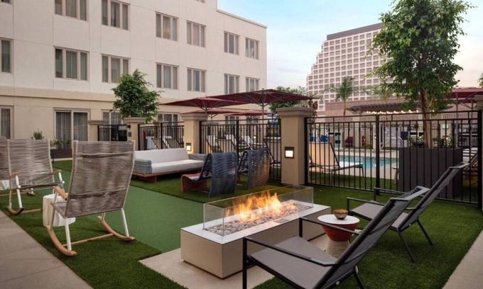 Downtown House | Rest well at our extended-stay hotel in Glendale, CA