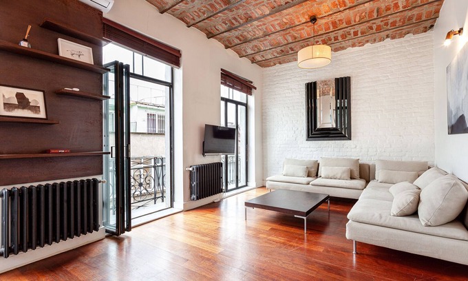 Karakoy Apartment | Restored, historical stylish 2bedroom with Netflix