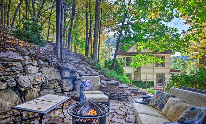 White Mills House | Restored Victorian Home - Walk to Downtown Hawley!