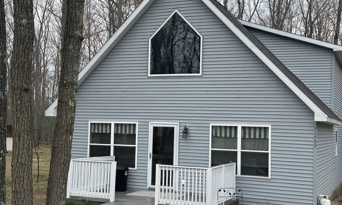 Higgins Lake House | Retreat Great for LG groups-Families Summer Fun Getaway. Come make memories