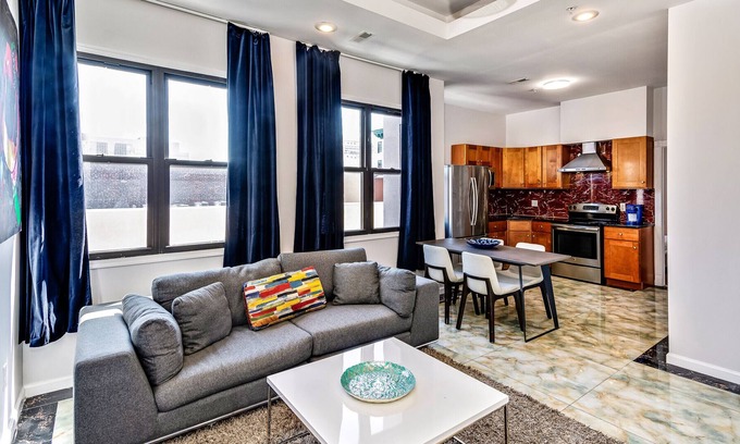 Chinatown Apartment | Retreat in a stylish 2BD apartment in the heart of the City
