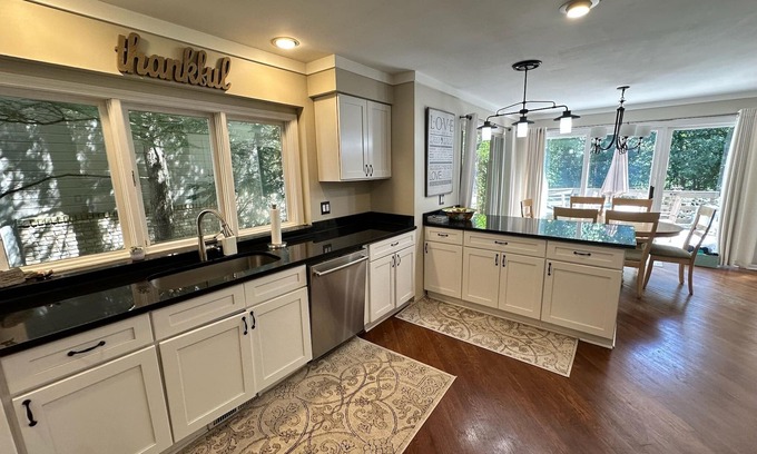 Rochester House | Retreat in the Hills Marvelous 4 bedroom 3 bath house in the woods