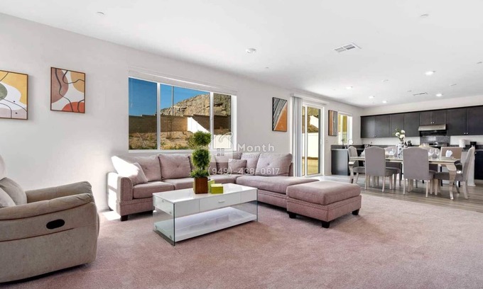Jurupa Valley House | Retreat on Bryce Canyon Ct