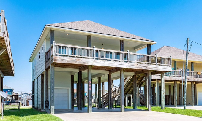 Port Bolivar House | Retreat | Steps to Beach | Kid Friendly | Sleeps10