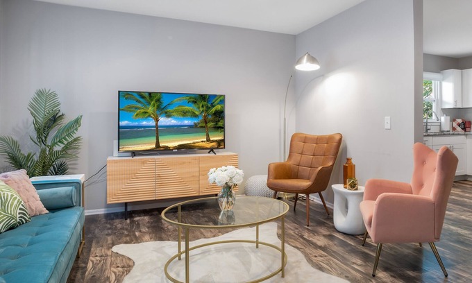 Southeast Raleigh House | Retro Resort Inspired Home 7 Min From DT Raleigh