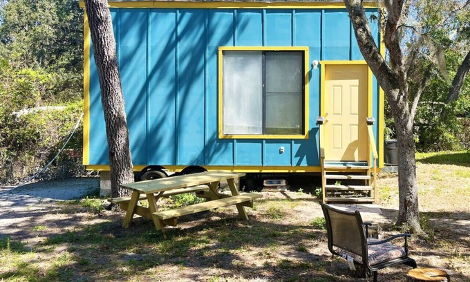Umatilla Cabin | Retro Retreat Tiny Lodge – A Vintage Outdoor Escape