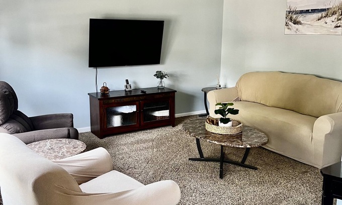 Saint Joseph House | Rhain Rentals 2 Bed in St. Joe