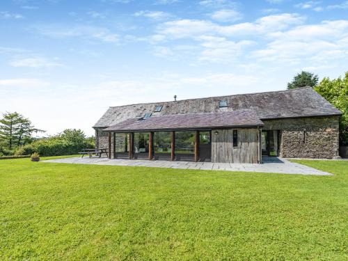 Pentrefelin House | Rhandir Long House